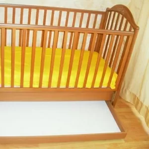 Продаем детскую кроватку почти НОВУЮ !!